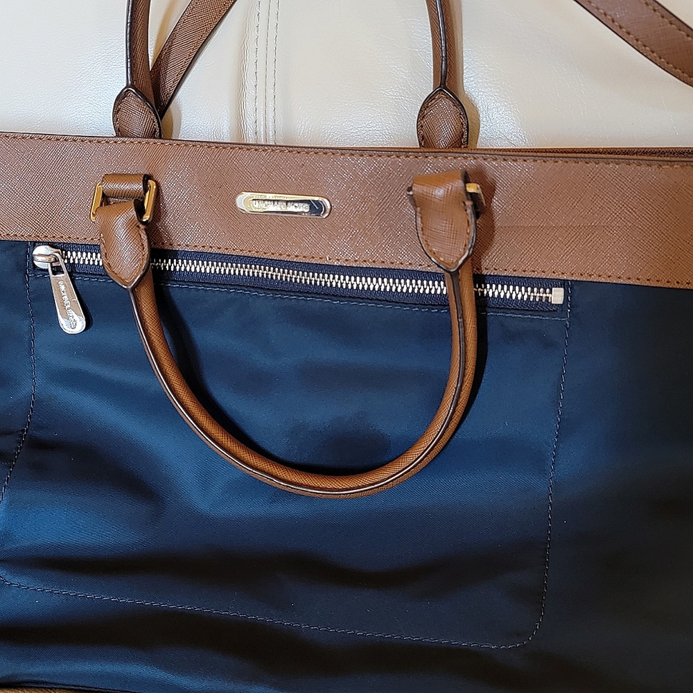 Michael Kors Colgate Navy Blue Nylon Large Shoulder Bag Purse Brown Trim.